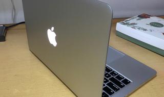在网上找了一圈还是没有确认我的苹果mac book属于什么型号的,请教一下怎么看苹果笔记本的型号啊